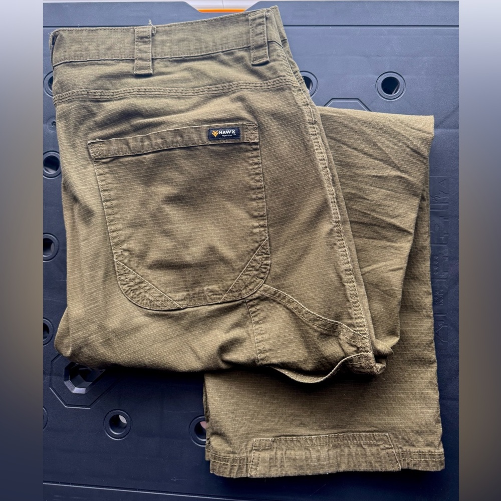 Men’s Hawx Army Green Work Pants. Size 40/32.